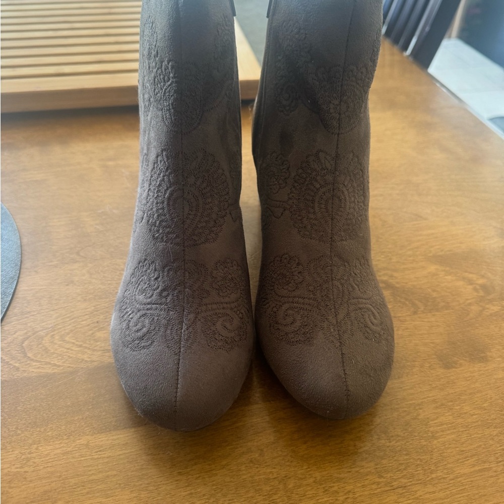 Woman’s boots